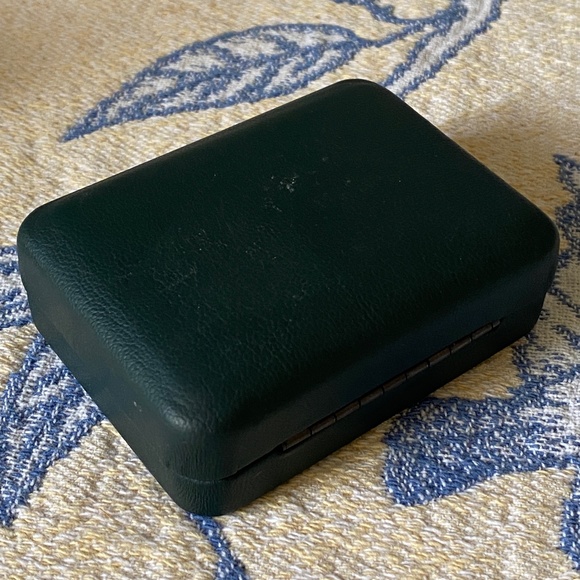 Small Plain Gold Electroplate Oval Keyring - Picture 16 of 16